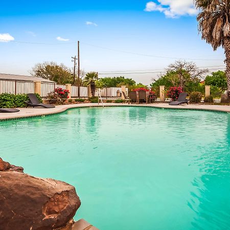 Surestay Hotel By Best Western Floresville Exteriör bild